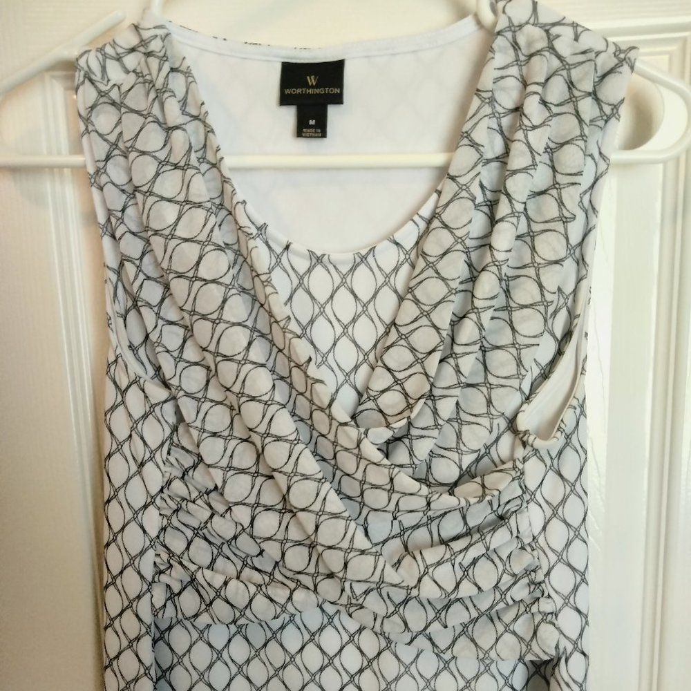 ***5/$20*** Black & White Front Crisscross Blouse V-Neck Sleeveless